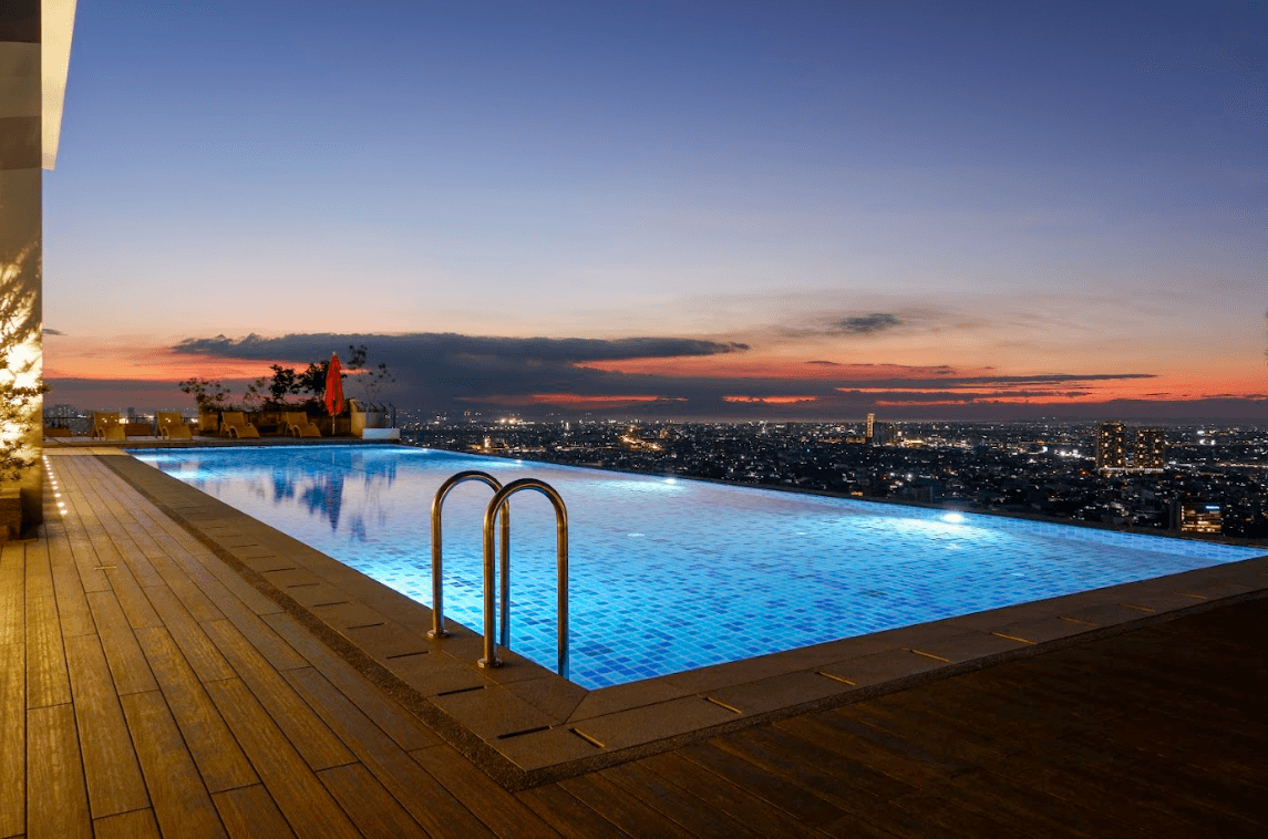 Sky Deck Pool